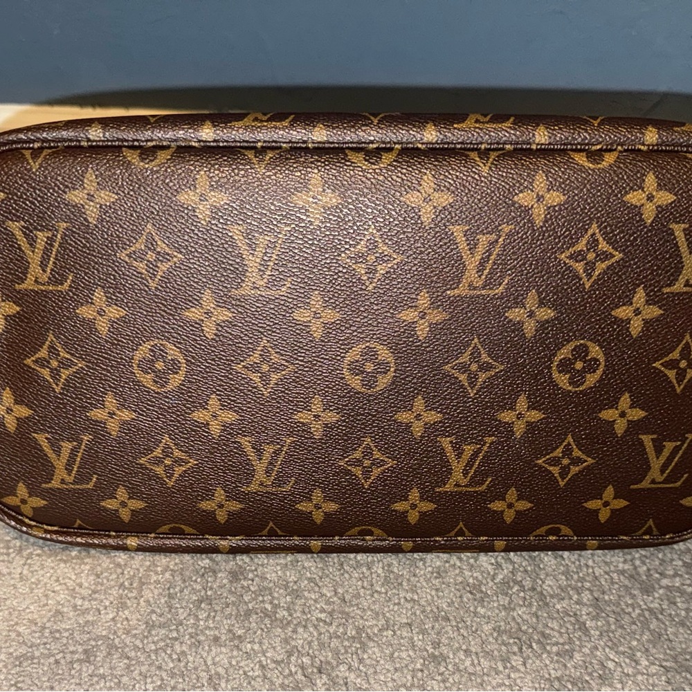 Louis Vuitton Classic Brown Monogram Tote - Picture 5 of 13
